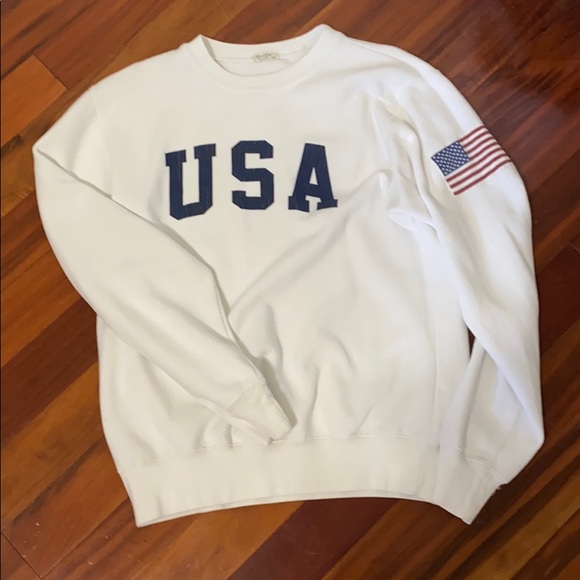 Brandy Melville Sweaters - brandy melville crew neck